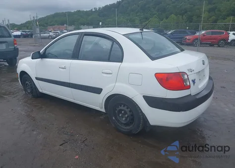 2006 Kia Rio Lx z USA, uszkodzony, nr VIN KNADE123466051861